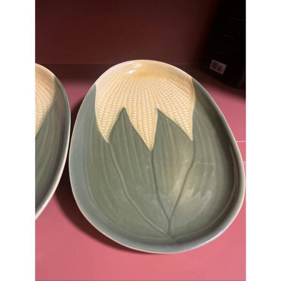2 Vintage Shawnee Pottery Corn King #96 Platters Plates Thanksgiving - Picture 3 of 7